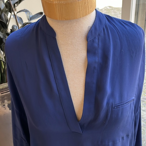 EUC Vince 100% silk top - Picture 2 of 9